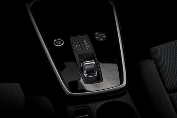 Audi A3 Sportback 40 TFSI e Business edition Aut / Carplay / Sportstoelen / Audi Sound