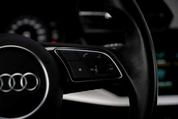 Audi A3 Sportback 40 TFSI e Business edition Aut / Carplay / Sportstoelen / Audi Sound
