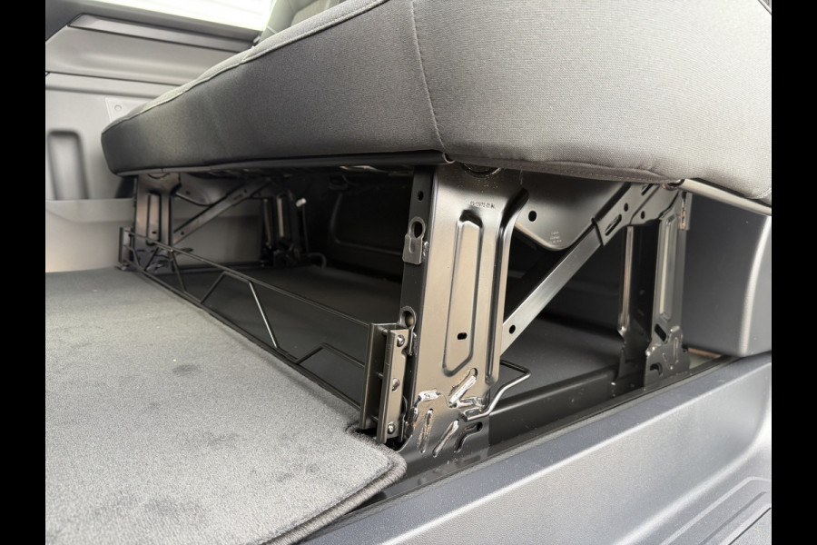 Ford Transit Custom 320 2.0 TDCI L2H1 Trend originele Ford DC 5 persoons / vaste prijs rijklaar € 40.950 ex btw / lease vanaf € 668 / dubbel schuifdeur / isofix / euro 6 diesel / NIEUW bpm vrij / vol opties !