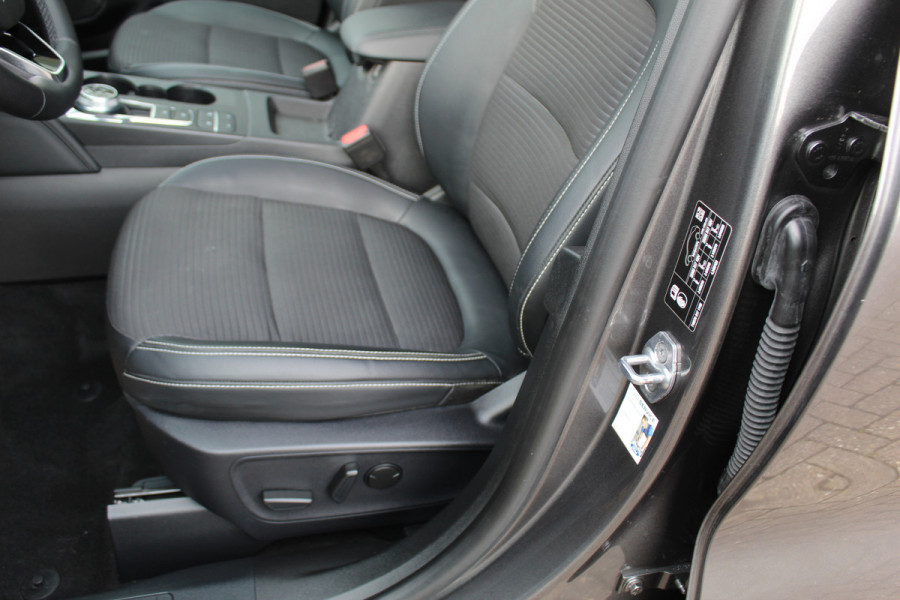 Ford Kuga 2.5 PHEV Titanium X , 225pk , 1500kg Trekgewicht Stoel, Stuur en Voorruit verwarming Climate Control, Cruise Control, Winter Pack, Camera