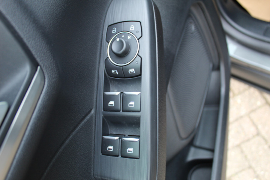 Ford Kuga 2.5 PHEV Titanium X , 225pk , 1500kg Trekgewicht Stoel, Stuur en Voorruit verwarming Climate Control, Cruise Control, Winter Pack, Camera