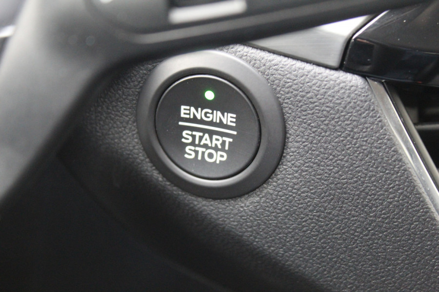 Ford Kuga 2.5 PHEV Titanium X , 225pk , 1500kg Trekgewicht Stoel, Stuur en Voorruit verwarming Climate Control, Cruise Control, Winter Pack, Camera