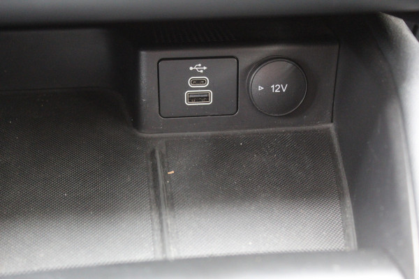 Ford Kuga 2.5 PHEV Titanium X , 225pk , 1500kg Trekgewicht Stoel, Stuur en Voorruit verwarming Climate Control, Cruise Control, Winter Pack, Camera