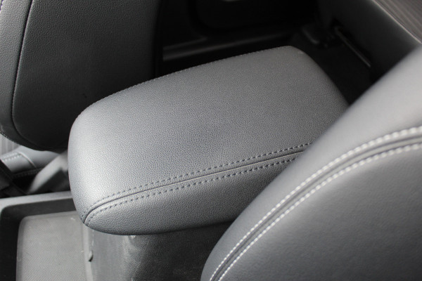 Ford Kuga 2.5 PHEV Titanium X , 225pk , 1500kg Trekgewicht Stoel, Stuur en Voorruit verwarming Climate Control, Cruise Control, Winter Pack, Camera