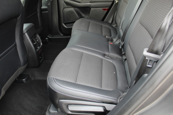 Ford Kuga 2.5 PHEV Titanium X , 225pk , 1500kg Trekgewicht Stoel, Stuur en Voorruit verwarming Climate Control, Cruise Control, Winter Pack, Camera