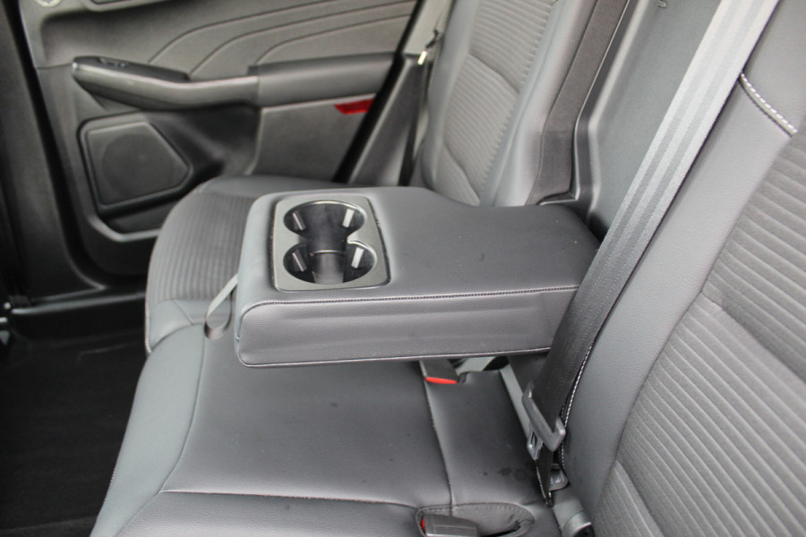 Ford Kuga 2.5 PHEV Titanium X , 225pk , 1500kg Trekgewicht Stoel, Stuur en Voorruit verwarming Climate Control, Cruise Control, Winter Pack, Camera