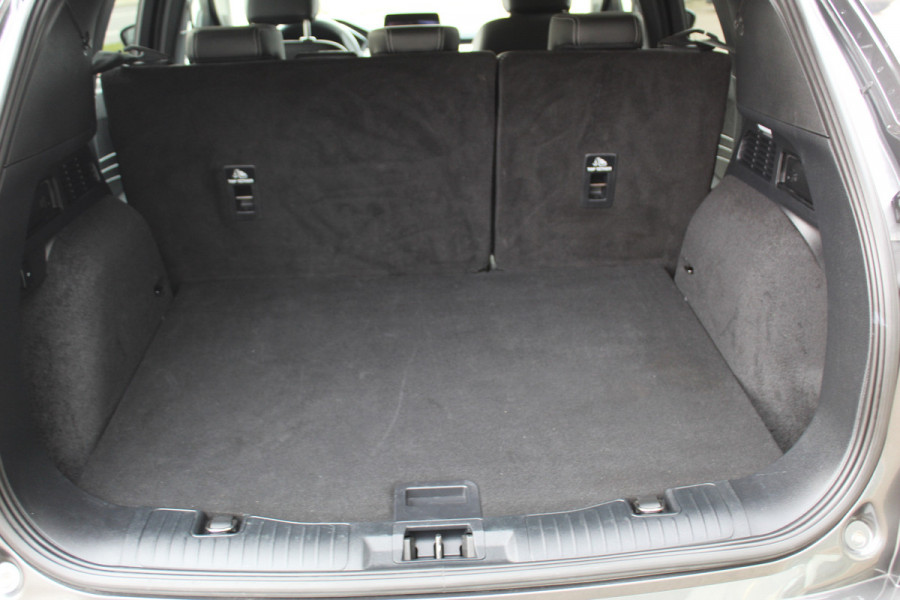 Ford Kuga 2.5 PHEV Titanium X , 225pk , 1500kg Trekgewicht Stoel, Stuur en Voorruit verwarming Climate Control, Cruise Control, Winter Pack, Camera