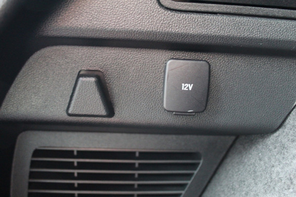 Ford Kuga 2.5 PHEV Titanium X , 225pk , 1500kg Trekgewicht Stoel, Stuur en Voorruit verwarming Climate Control, Cruise Control, Winter Pack, Camera