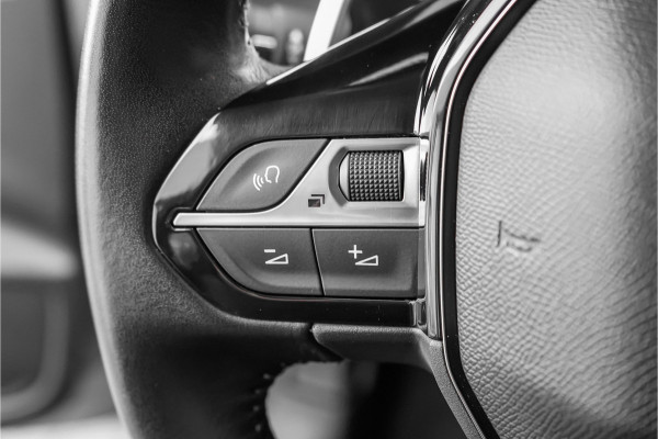 Peugeot 208 1.2 PureTech Allure ACC Virtual Cockpit Camera