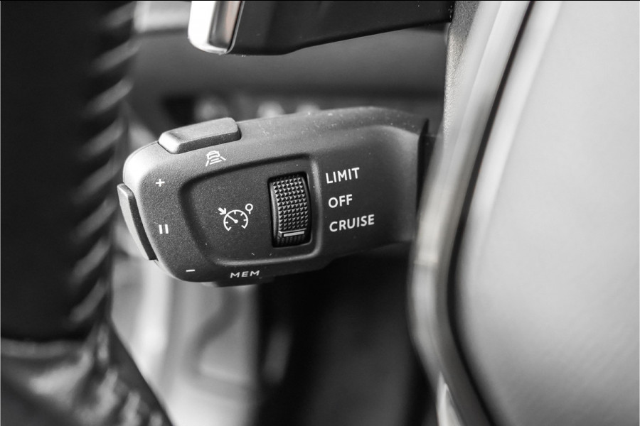 Peugeot 208 1.2 PureTech Allure ACC Virtual Cockpit Camera