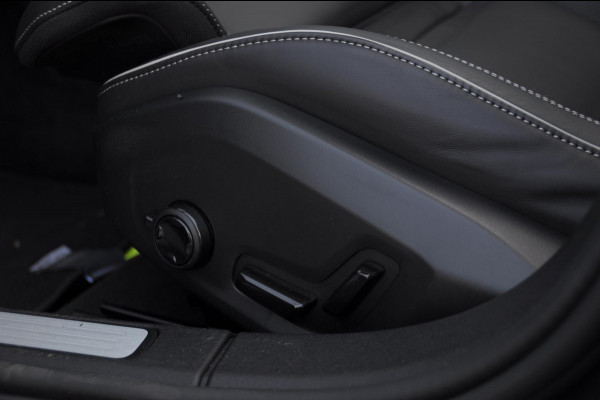 Volvo V60 T6 350PK Automaat AWD Ultra Dark / Long Range / 360 Camera / Harman Kardon audio / Head-up display / Panorama dak / Apple carplay / Android auto /