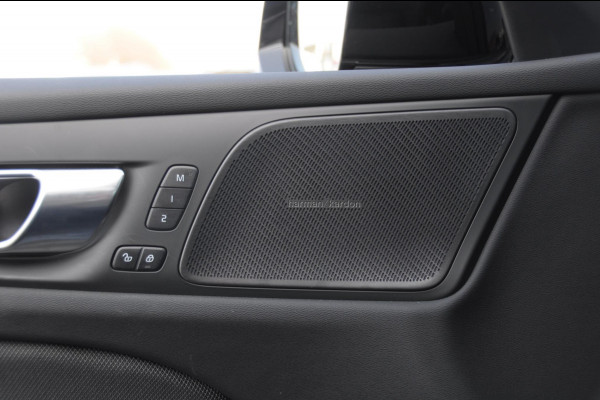 Volvo V60 T6 350PK Automaat AWD Ultra Dark / Long Range / 360 Camera / Harman Kardon audio / Head-up display / Panorama dak / Apple carplay / Android auto /