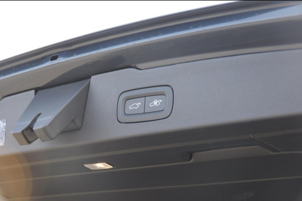 Volvo V60 T6 350PK Automaat AWD Ultra Dark / Long Range / 360 Camera / Harman Kardon audio / Head-up display / Panorama dak / Apple carplay / Android auto /