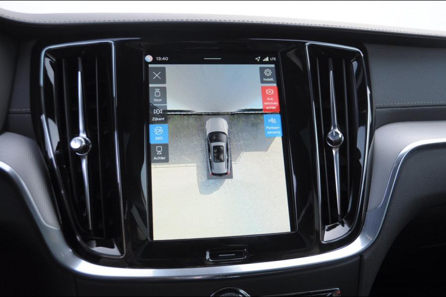 Volvo V60 T6 350PK Automaat AWD Ultra Dark / Long Range / 360 Camera / Harman Kardon audio / Head-up display / Panorama dak / Apple carplay / Android auto /