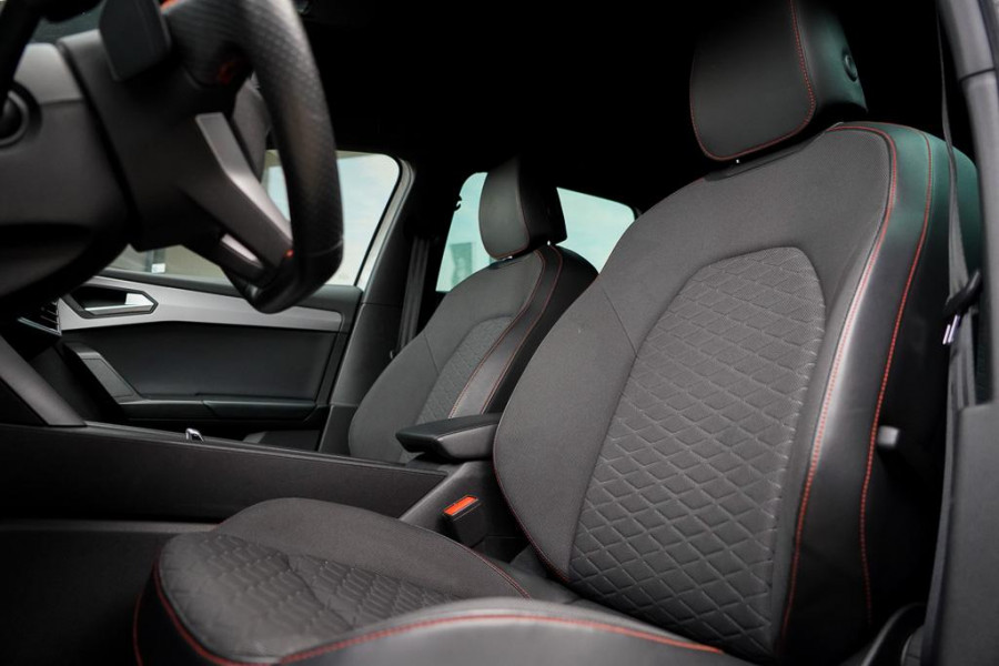 Seat Leon Sportstourer 1.5 eTSI FR / Aut / Clima / Carplay / Stoel&stuurverwarming / Incl BTW