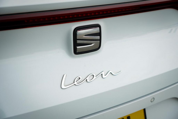 Seat Leon Sportstourer 1.5 eTSI FR / Aut / Clima / Carplay / Stoel&stuurverwarming / Incl BTW