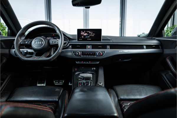 Audi RS4 Avant 2.9 TFSI quattro - Panorama | B&O | Massage | Sport Design Pakket