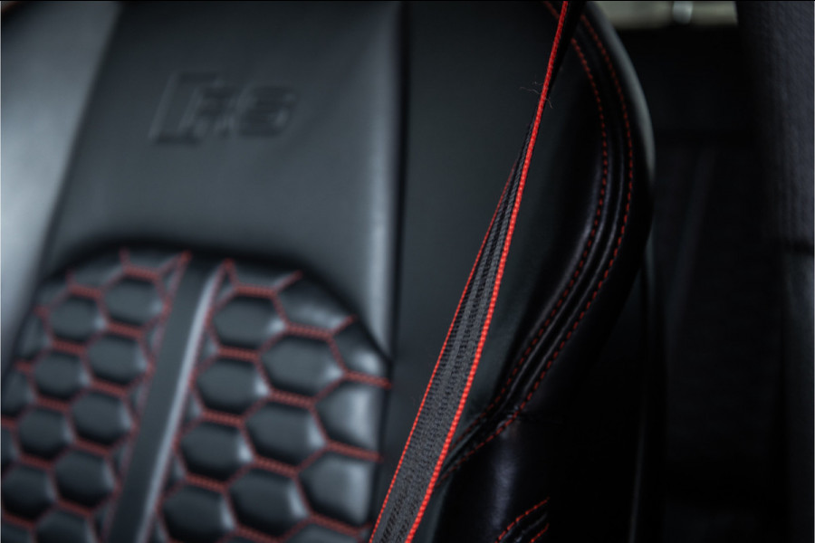 Audi RS4 Avant 2.9 TFSI quattro - Panorama | B&O | Massage | Sport Design Pakket