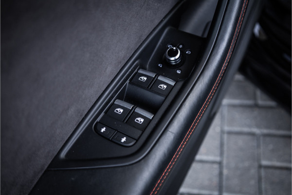 Audi RS4 Avant 2.9 TFSI quattro - Panorama | B&O | Massage | Sport Design Pakket