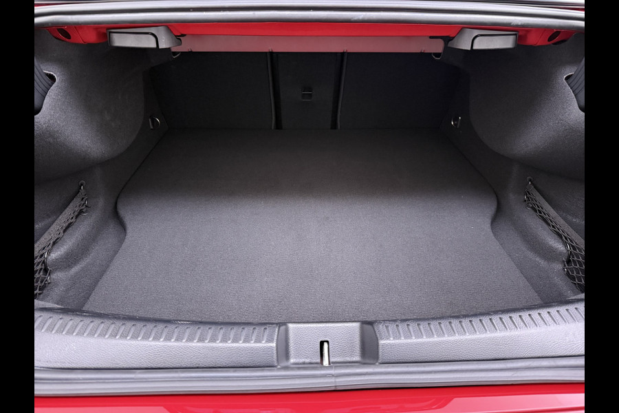 Mercedes-Benz CLA-Klasse 250 e AMG line | Pano HUD Memory Keyless