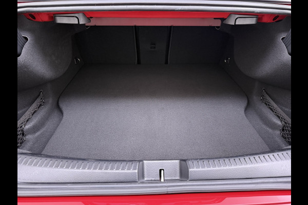 Mercedes-Benz CLA-Klasse 250 e AMG line | Pano HUD Memory Keyless