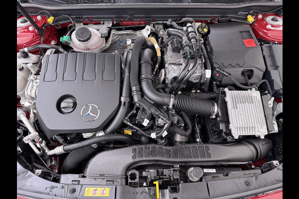 Mercedes-Benz CLA-Klasse 250 e AMG line | Pano HUD Memory Keyless