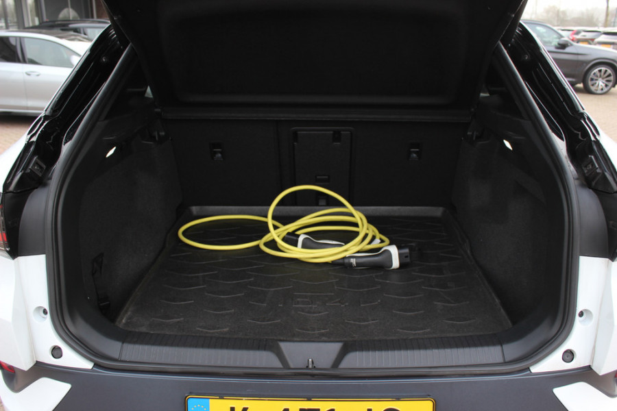 Volkswagen ID.4 Max 77 kWh / Full option! / SoH 86,1% / Trekhaak / Panoramadak / Camera / Head-up / Keyless / 21'' / ACC / Dodehoek / Elektr. stoelen / Massage / Navigatie / Stuurverwarming