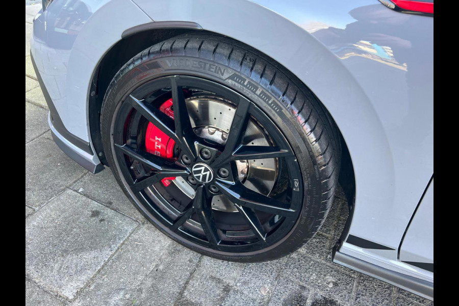 Volkswagen Golf 2.0 TSI GTI Clubsport Panorama Carplay LED