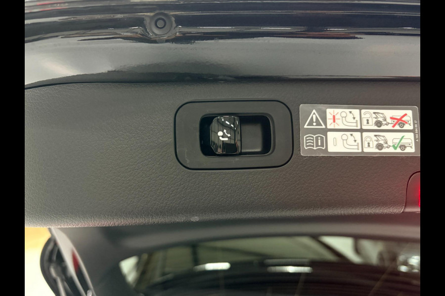 Mercedes-Benz C-Klasse Estate 180 AMG Line Trekhaak Navi Leer Camera Nightpack Ambient Elekt. achterklep PTS