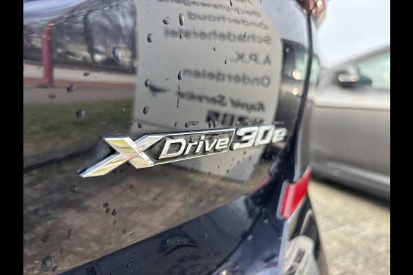 BMW X3 xDrive30e M Sport | Bellen voor bezichtiging | Plug-in Hybride | PHEV | Volle uitrusting | 20 inch |  Panoramadak | Trekhaak | Harman/kardon | 360 graden camera | Leder Vernasca Schwarz | Elektrische stoelen met memory functie | M pakket | Sportstoelen | Stoelverwarming| Adaptive Led | Head Up Display | Keyless entry | Elektrische achterklep | Adaptive cruise control | Dodehoeksensoren | Digitaal instrumentenpaneel SCI |