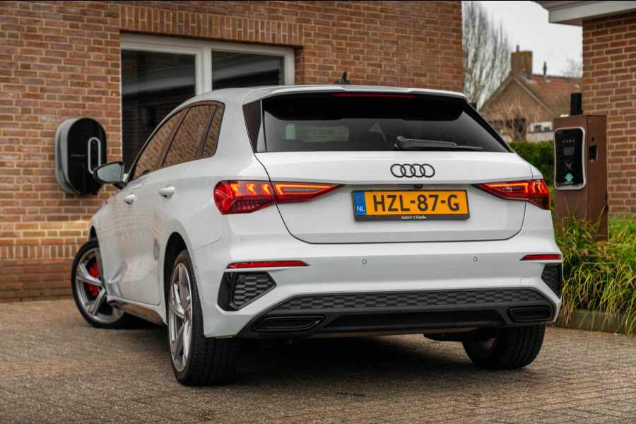 Audi A3 Sportback 45 TFSI e S Edition Competition 245 PK Matrix LED Adaptive Keyless B&O 18''