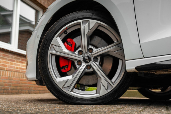 Audi A3 Sportback 45 TFSI e S Edition Competition 245 PK Matrix LED Adaptive Keyless B&O 18''