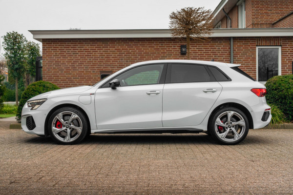 Audi A3 Sportback 45 TFSI e S Edition Competition 245 PK Matrix LED Adaptive Keyless B&O 18''