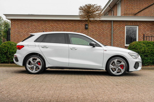 Audi A3 Sportback 45 TFSI e S Edition Competition 245 PK Matrix LED Adaptive Keyless B&O 18''