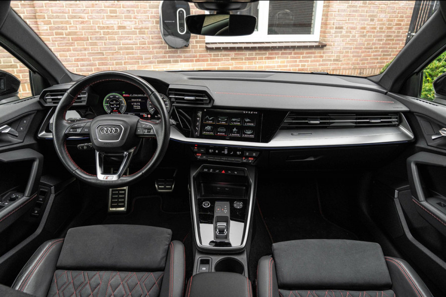 Audi A3 Sportback 45 TFSI e S Edition Competition 245 PK Matrix LED Adaptive Keyless B&O 18''
