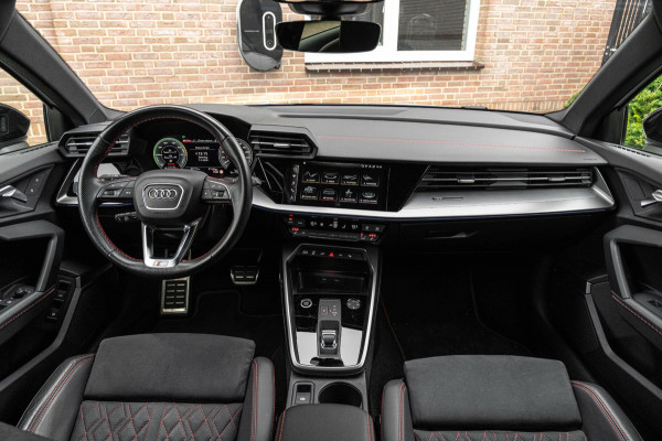Audi A3 Sportback 45 TFSI e S Edition Competition 245 PK Matrix LED Adaptive Keyless B&O 18''