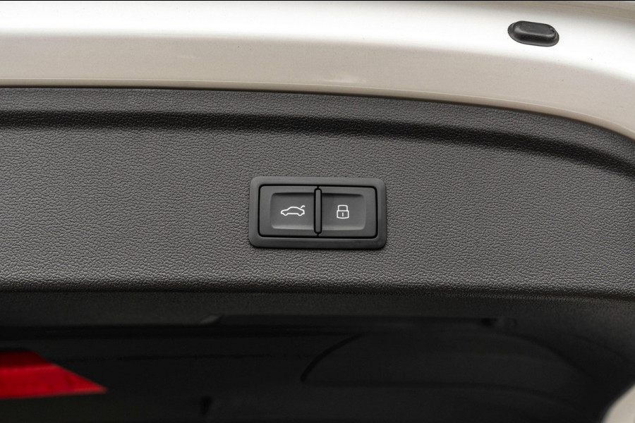 Audi A3 Sportback 45 TFSI e S Edition Competition 245 PK Matrix LED Adaptive Keyless B&O 18''