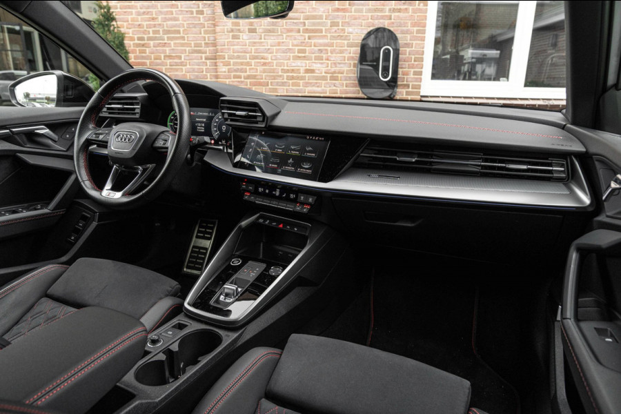 Audi A3 Sportback 45 TFSI e S Edition Competition 245 PK Matrix LED Adaptive Keyless B&O 18''