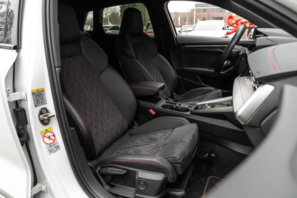 Audi A3 Sportback 45 TFSI e S Edition Competition 245 PK Matrix LED Adaptive Keyless B&O 18''