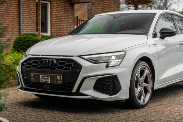 Audi A3 Sportback 45 TFSI e S Edition Competition 245 PK Matrix LED Adaptive Keyless B&O 18''