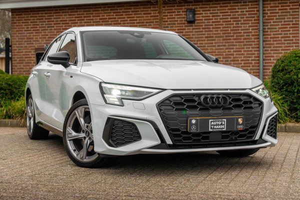 Audi A3 Sportback 45 TFSI e S Edition Competition 245 PK Matrix LED Adaptive Keyless B&O 18''