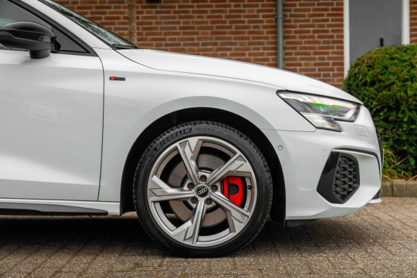 Audi A3 Sportback 45 TFSI e S Edition Competition 245 PK Matrix LED Adaptive Keyless B&O 18''