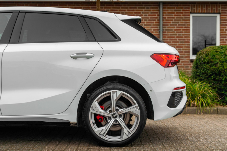 Audi A3 Sportback 45 TFSI e S Edition Competition 245 PK Matrix LED Adaptive Keyless B&O 18''