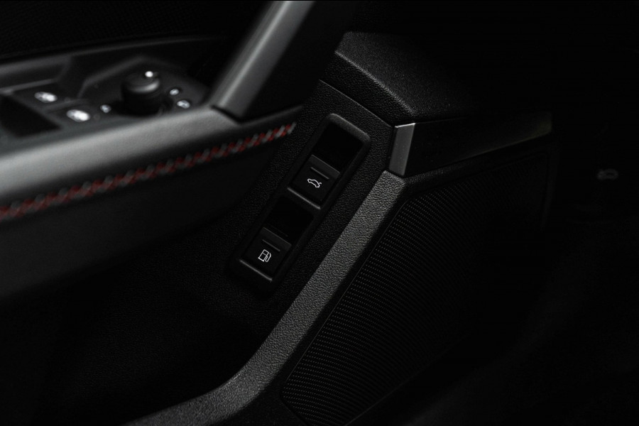 Audi A3 Sportback 45 TFSI e S Edition Competition 245 PK Matrix LED Adaptive Keyless B&O 18''