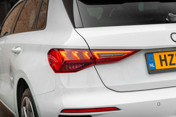 Audi A3 Sportback 45 TFSI e S Edition Competition 245 PK Matrix LED Adaptive Keyless B&O 18''