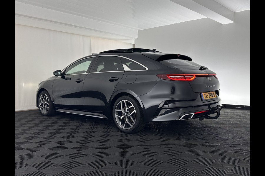 Kia ProCeed 1.0 T-GDI GT-Line (INCL-BTW) *PANO | LEATHER-ALCANTARA  | FULL-LED | SPORTSEATS | NAVI-FULLMAP | CAMERA | ECC | PRIVACYGLASS | LANE-ASSIST | DAB+ | CARPLAY | PDC | KEYLESS | CRUISE | TOWBAR | 17''ALU*