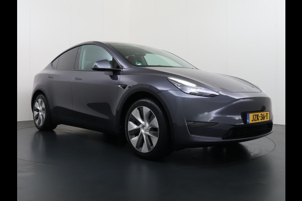 Tesla Model Y Long Range AWD 75 kWh VAN €38.900,- NU VOOR SLECHTS €35.877,- Uw LENTEVOORDEEL €3.023,- |SOH 96% | AFNEEMBARE TREKHAAK | STOEL- EN STUURVERWARMING | FABRIEKSGARANTIE |