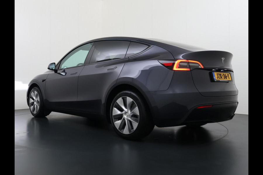 Tesla Model Y Long Range AWD 75 kWh VAN €38.900,- NU VOOR SLECHTS €35.877,- Uw LENTEVOORDEEL €3.023,- |SOH 96% | AFNEEMBARE TREKHAAK | STOEL- EN STUURVERWARMING | FABRIEKSGARANTIE |