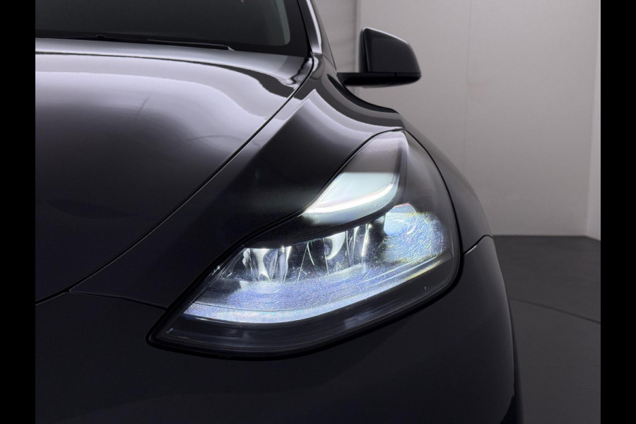 Tesla Model Y Long Range AWD 75 kWh VAN €38.900,- NU VOOR SLECHTS €35.877,- Uw LENTEVOORDEEL €3.023,- |SOH 96% | AFNEEMBARE TREKHAAK | STOEL- EN STUURVERWARMING | FABRIEKSGARANTIE |