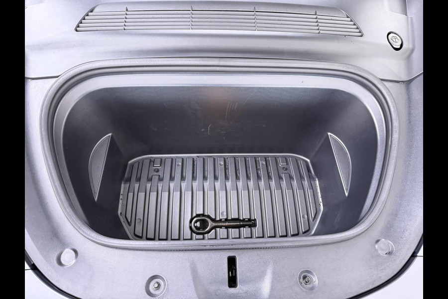 Tesla Model Y Long Range AWD 75 kWh VAN €38.900,- NU VOOR SLECHTS €35.877,- Uw LENTEVOORDEEL €3.023,- |SOH 96% | AFNEEMBARE TREKHAAK | STOEL- EN STUURVERWARMING | FABRIEKSGARANTIE |